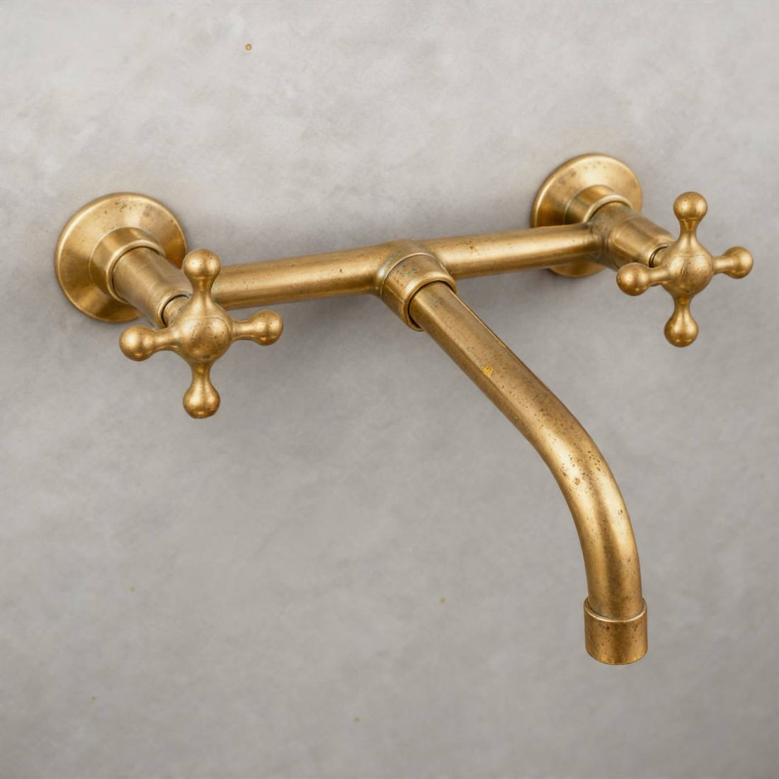 Robinet mural Alamo à valve apparente pour lavabo de salle de bain – Laiton non verni