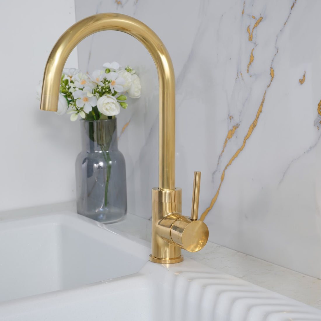 Salinas Kitchen Side Sprayer – Unlacquered Brass