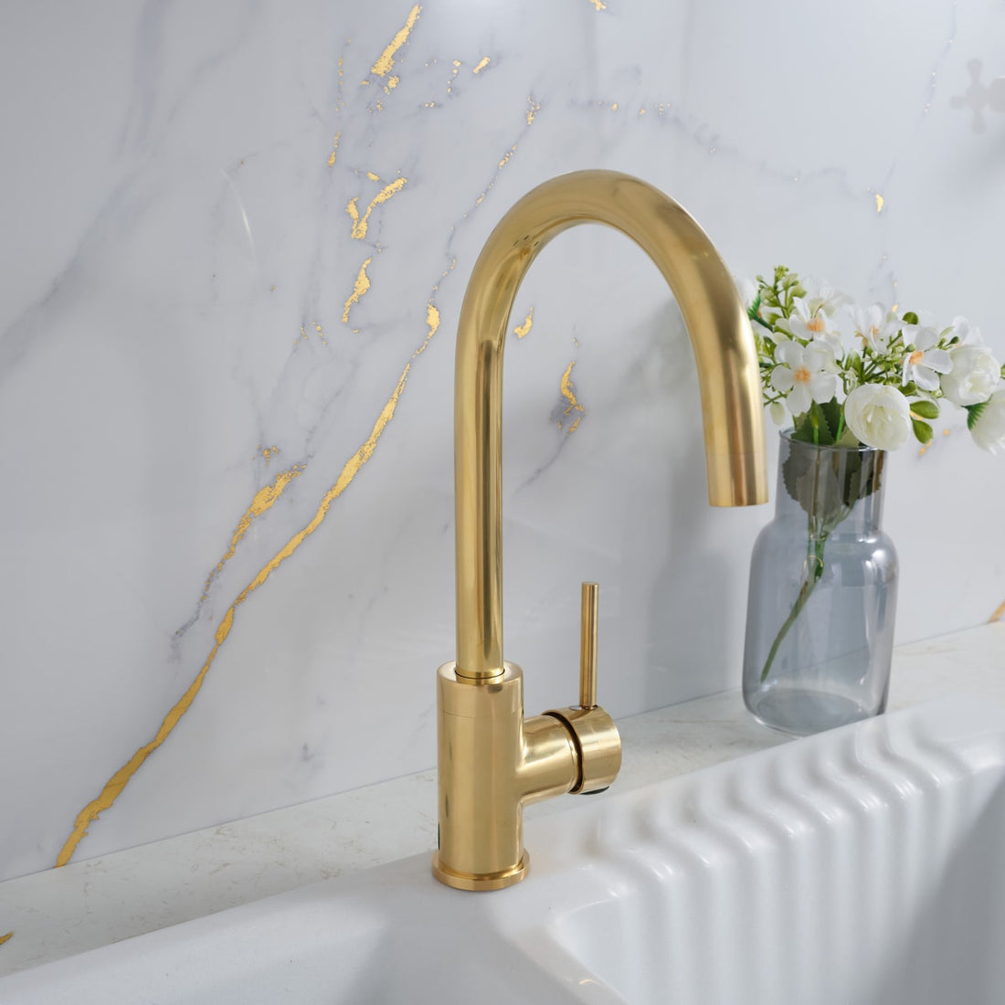 Salinas Kitchen Side Sprayer – Unlacquered Brass