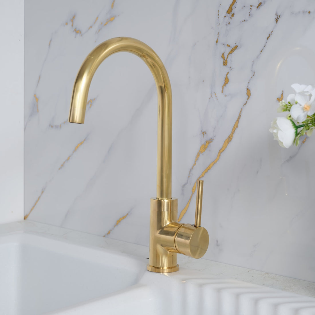 Salinas Kitchen Side Sprayer – Unlacquered Brass
