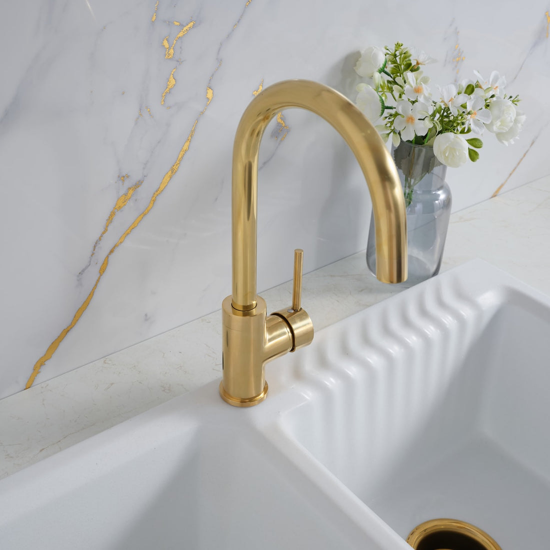Salinas Kitchen Side Sprayer – Unlacquered Brass