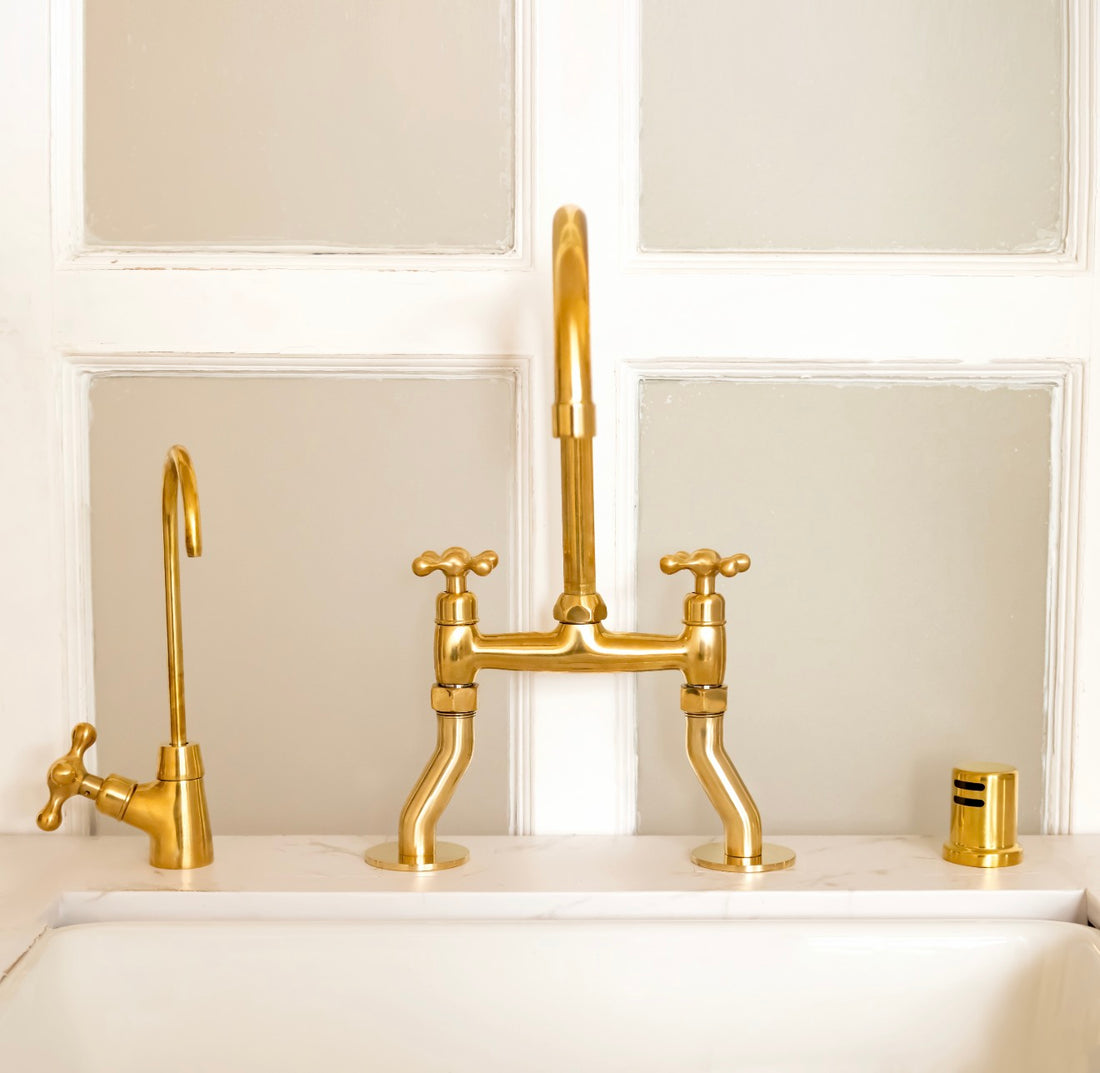 Robinet de salle de bain en laiton non verni, monotrou, double poignée, style vintage