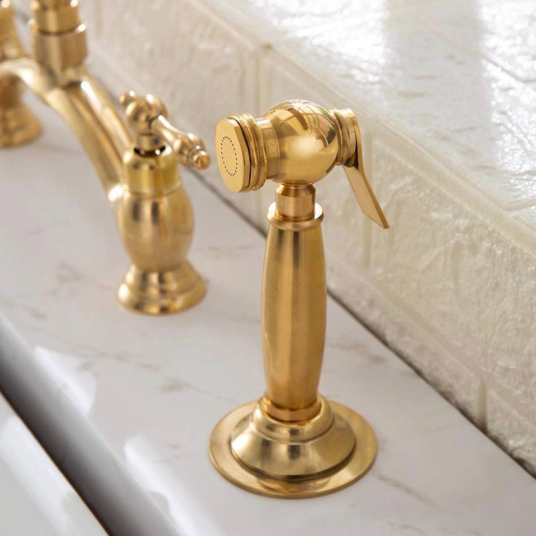 Majestic Kitchen Side Sprayer – Unlacquered Brass